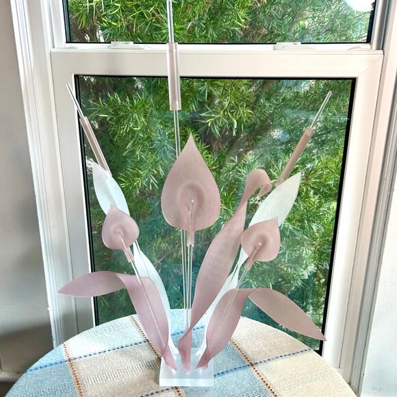 Vintage Lucite Calla Lily Sculpture with Pink and White Petals 24.5” - Picture 15 of 16
